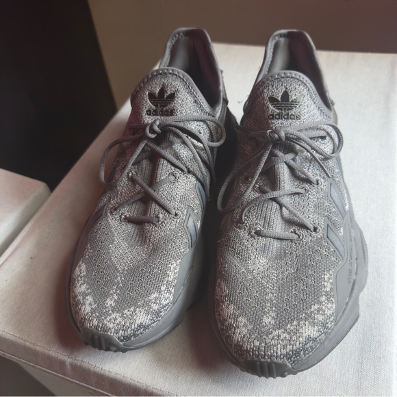 Men’s Adidas Ozweego Sneakers - Picture 8 of 8